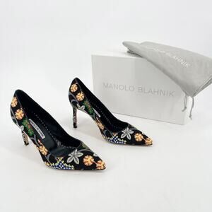 Manolo Blahnik BB 90 Black Floral Embroidered Fabric Pointed Toe Pumps IT 38
